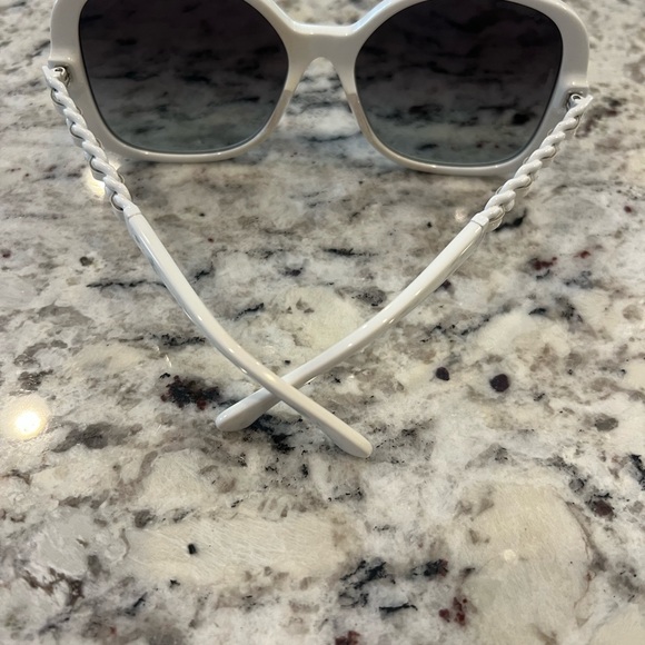 CHANEL Black and White Oversized Sunglasses - Picture 2 of 5